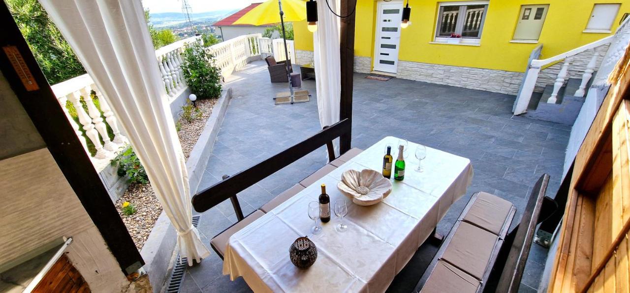 Sunny Holiday House With Pool Kaštela Zewnętrze zdjęcie